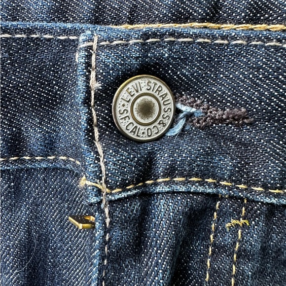 Vtg 90s Levi’s 559 Dark Wash Relaxed Straight Jeans 40x32 - Picture 7 of 8